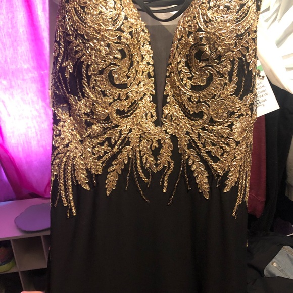 Dress - Picture 5 of 5